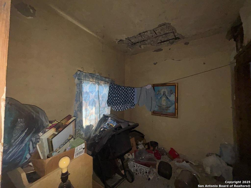 2206 Smith Street Laredo, TX 78046 - Photo 11 of 26