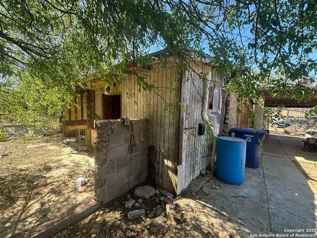 $63,000 | 2206 Smith Street, Laredo, TX 78046