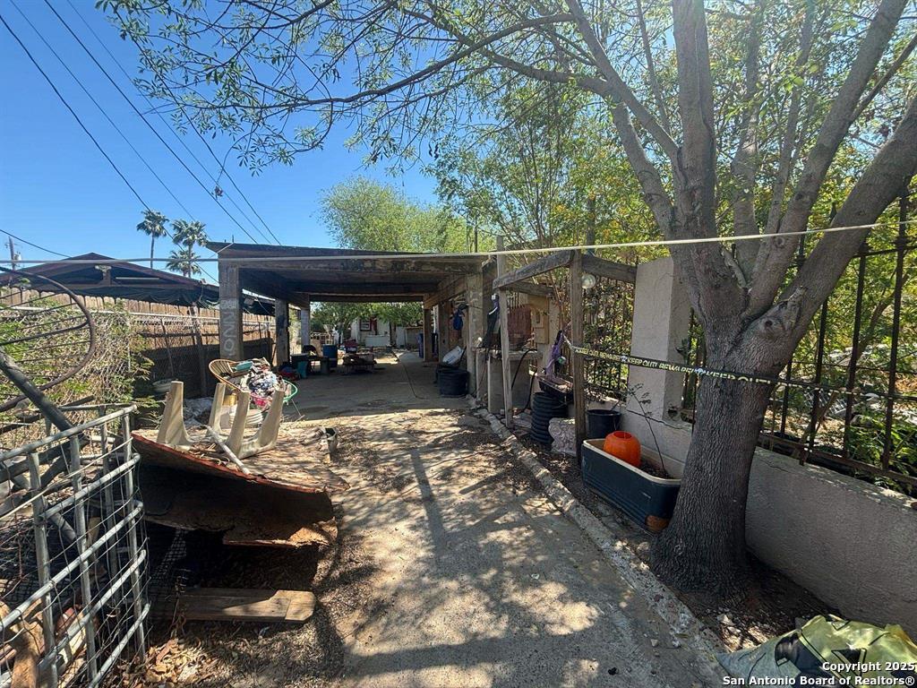 2206 Smith Street Laredo, TX 78046 - Photo 2 of 26