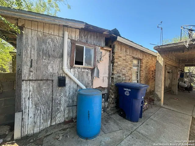 $63,000 | 2206 Smith Street, Laredo, TX 78046