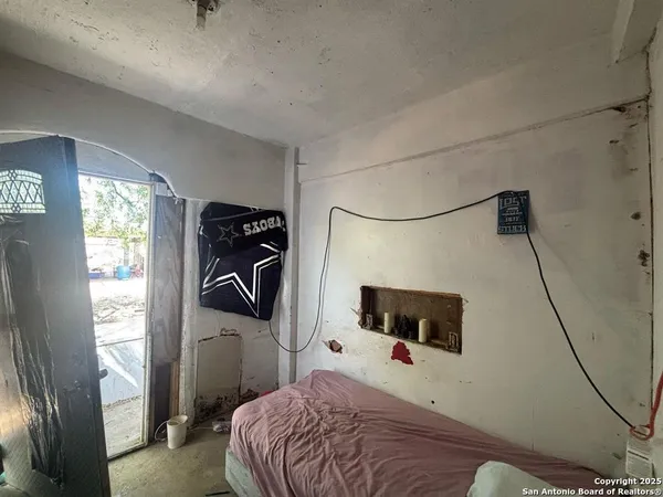 $63,000 | 2206 Smith Street, Laredo, TX 78046