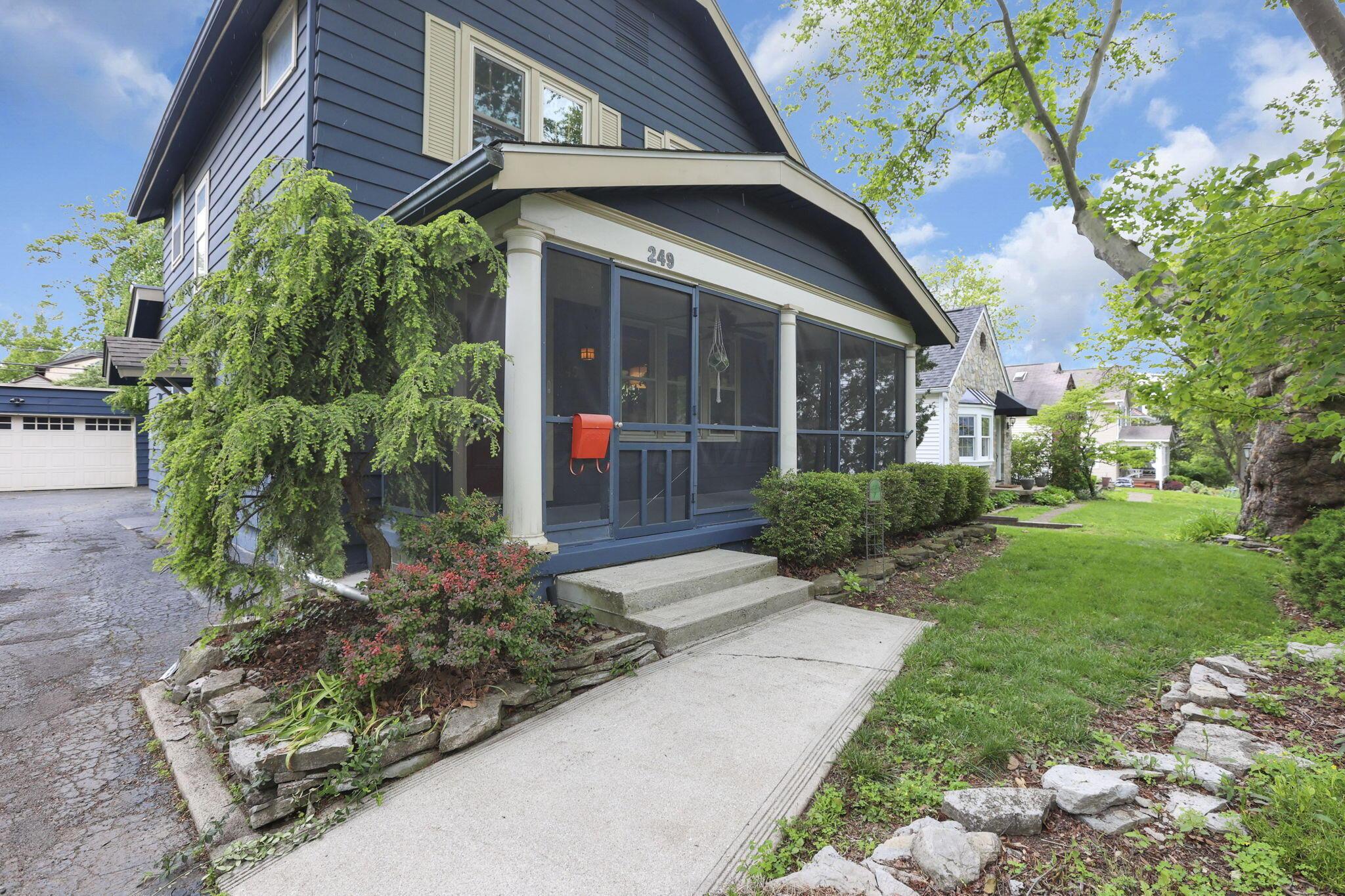 249 Blenheim Road Columbus, OH 43214 - Photo 5 of 47 6-web-or-mls-G02A6154