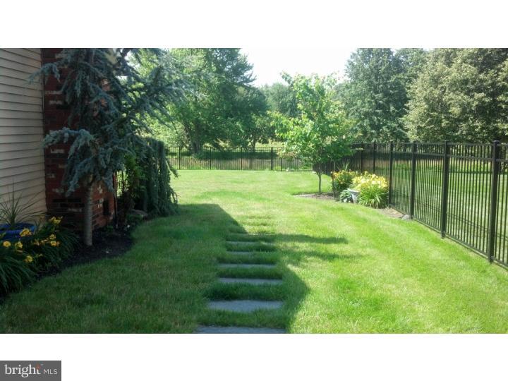25 Peter Rafferty Drive Hamilton, NJ 08690 - Photo 5 of 5 Side Yard
