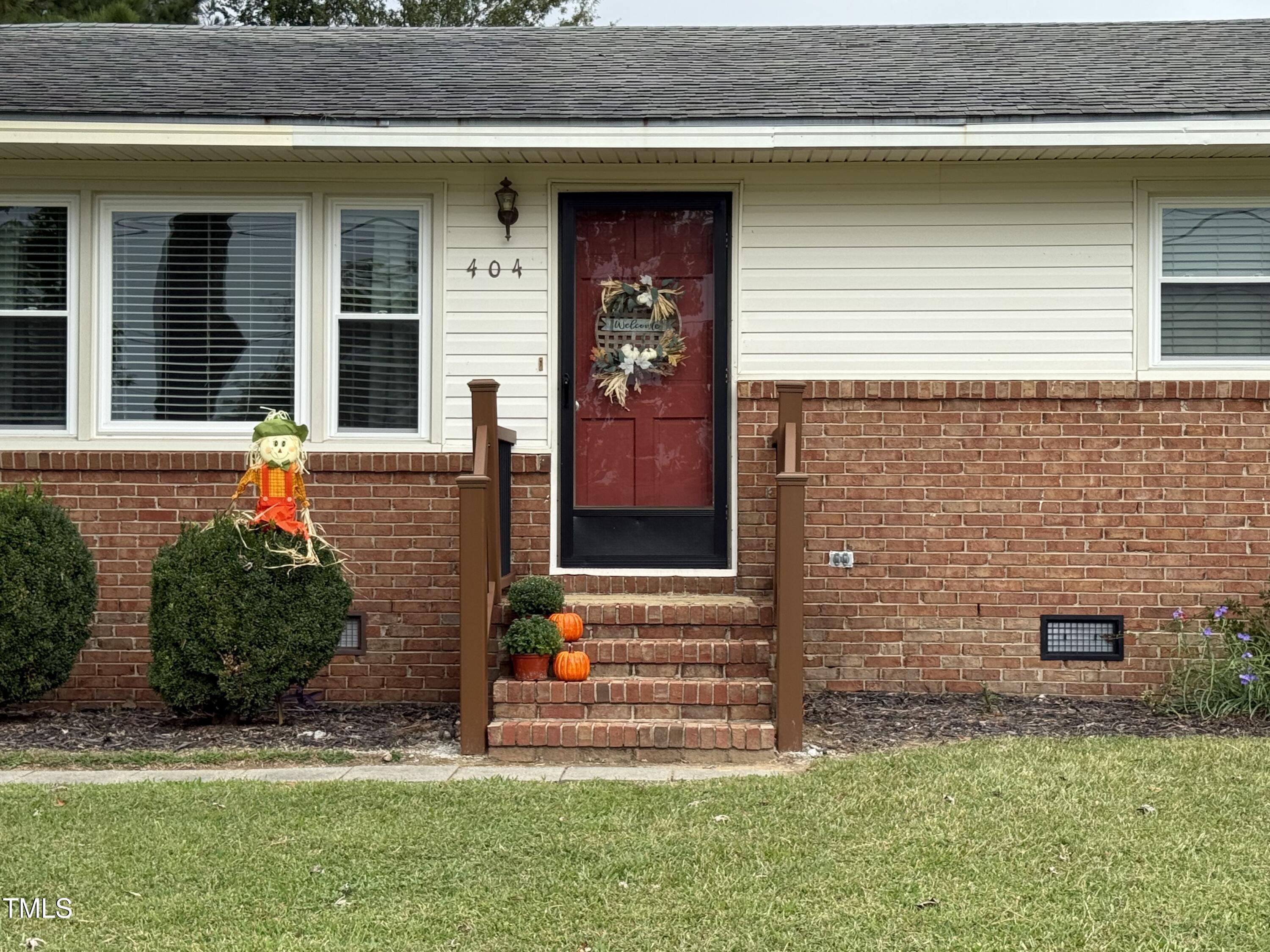 404 West A Street Erwin, NC 28339 - Photo 6 of 44 IMG_3858