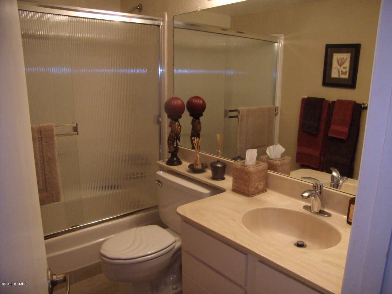 4201 East Camelback Road, Unit 19 Phoenix, AZ 85018 - Photo 18 of 27 Hall Bathroom