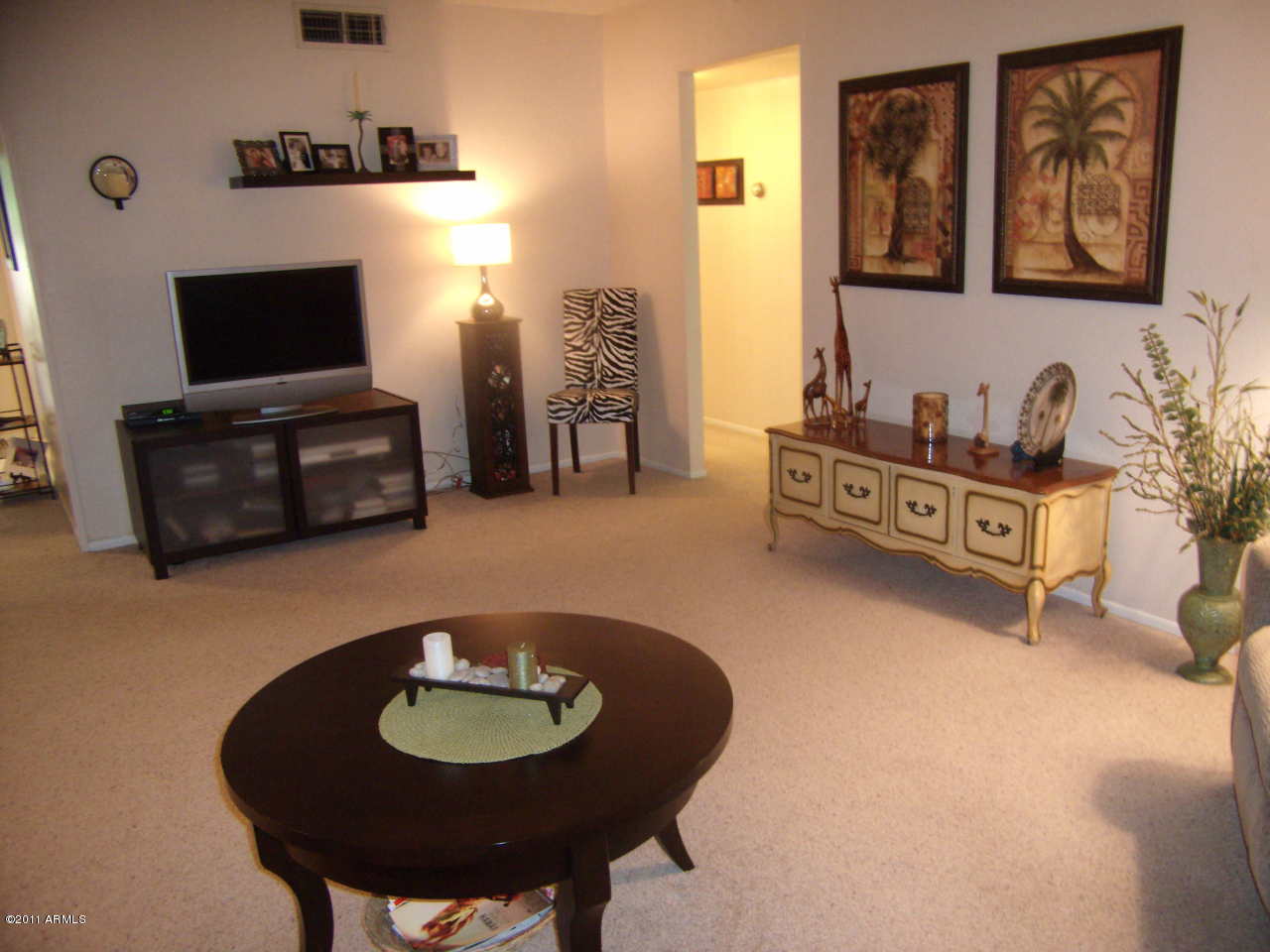 4201 East Camelback Road, Unit 19 Phoenix, AZ 85018 - Photo 5 of 27 LIVING ROOM
