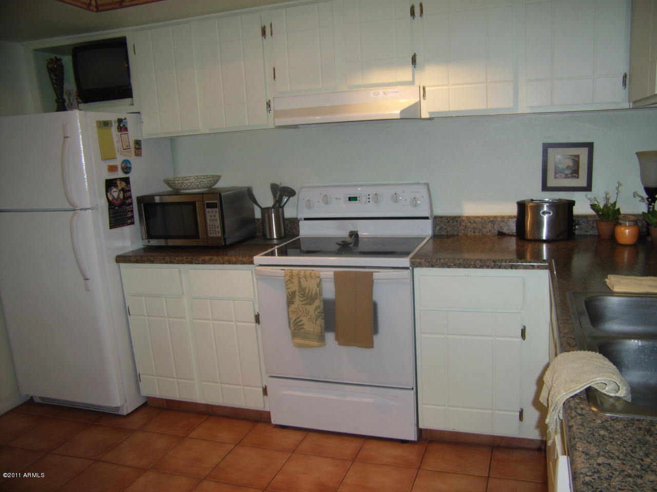 4201 East Camelback Road, Unit 19 Phoenix, AZ 85018 - Photo 8 of 27 KITCHEN