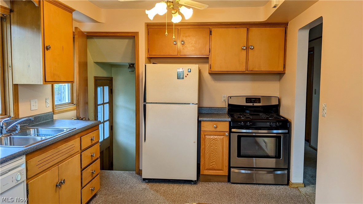 540 Dickerson Road Willowick, OH 44095 - Photo 10 of 31
