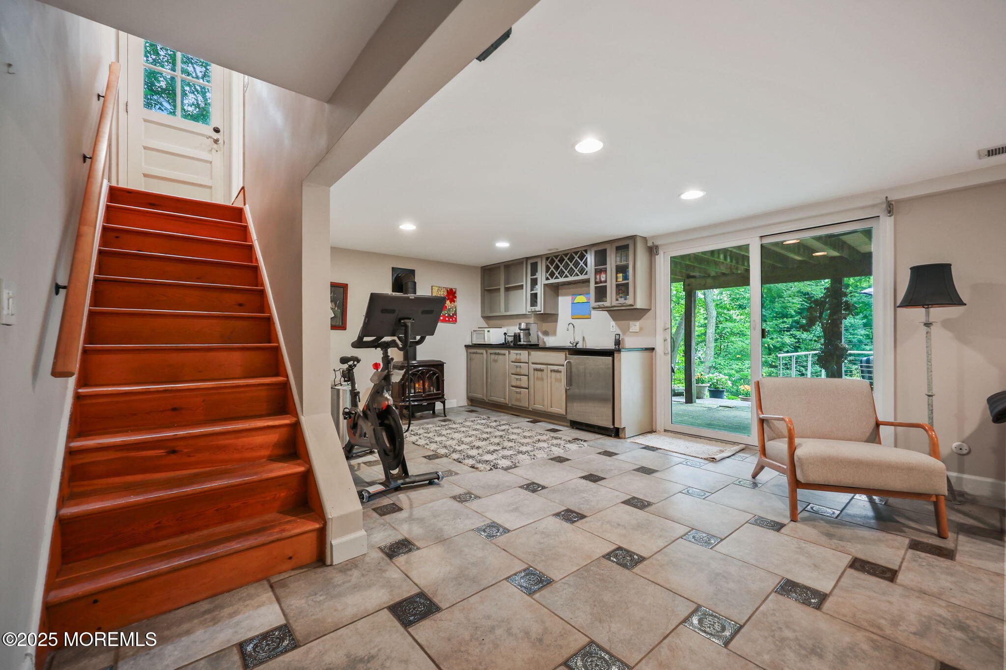724 South Riverside Drive Neptune Township, NJ 07753 - Photo 23 of 39 a view of entryway and hall