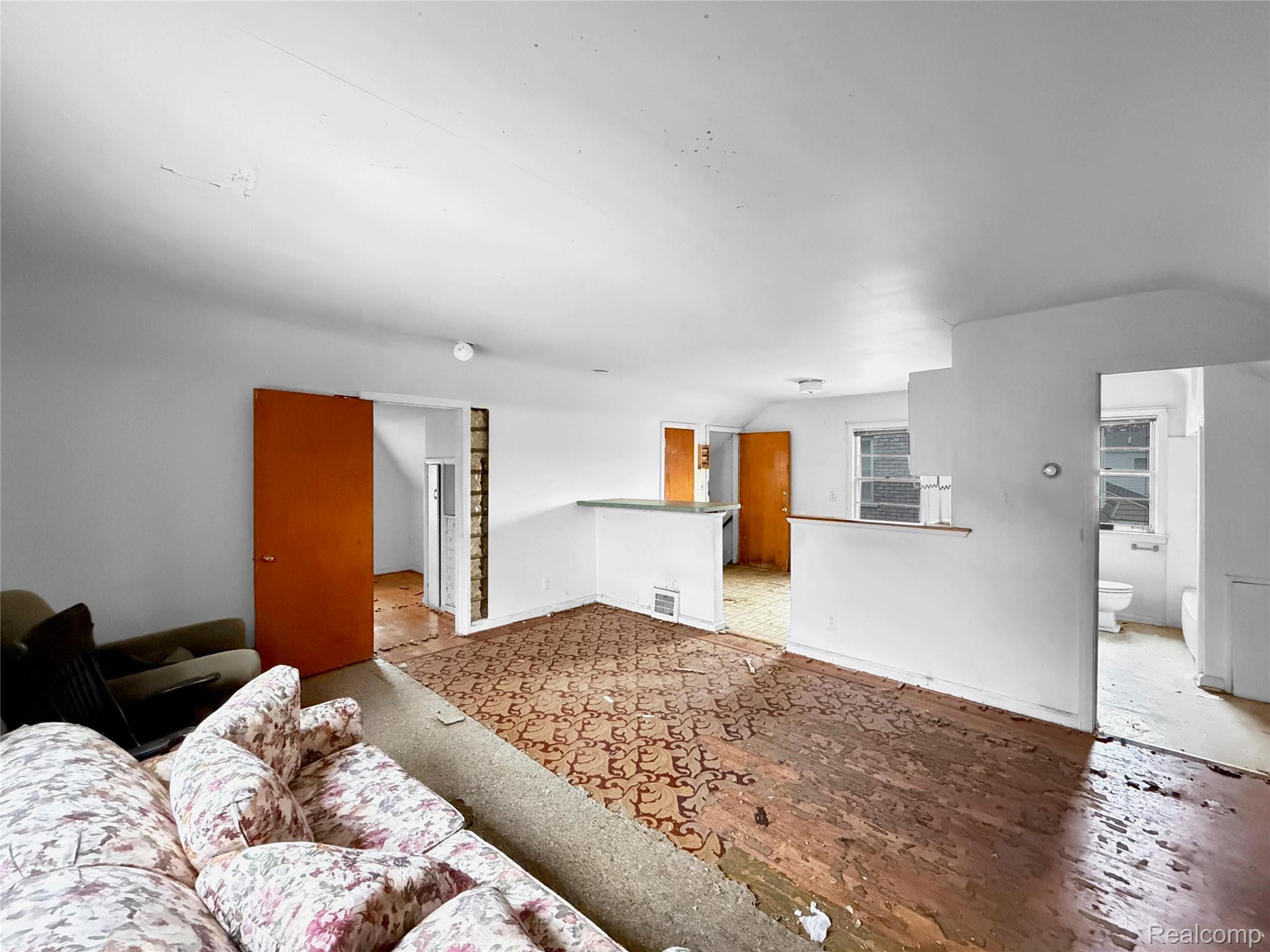 1768 Hampton Road Grosse Pointe, MI 48236 - Photo 19 of 46 0424bf146c51094ee22b0dcc232d2bfb7170c2b3.jpeg