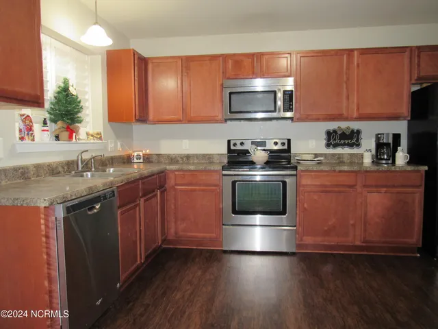 $1,225 | 132 Greenford Place, Jacksonville, NC 28540