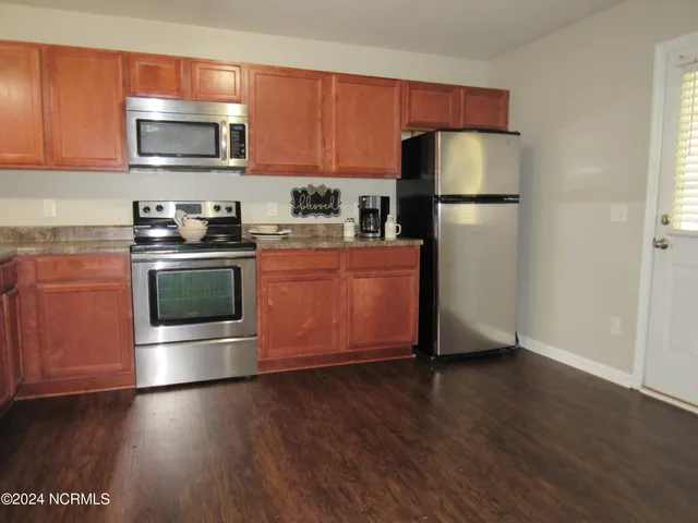 $1,225 | 132 Greenford Place, Jacksonville, NC 28540