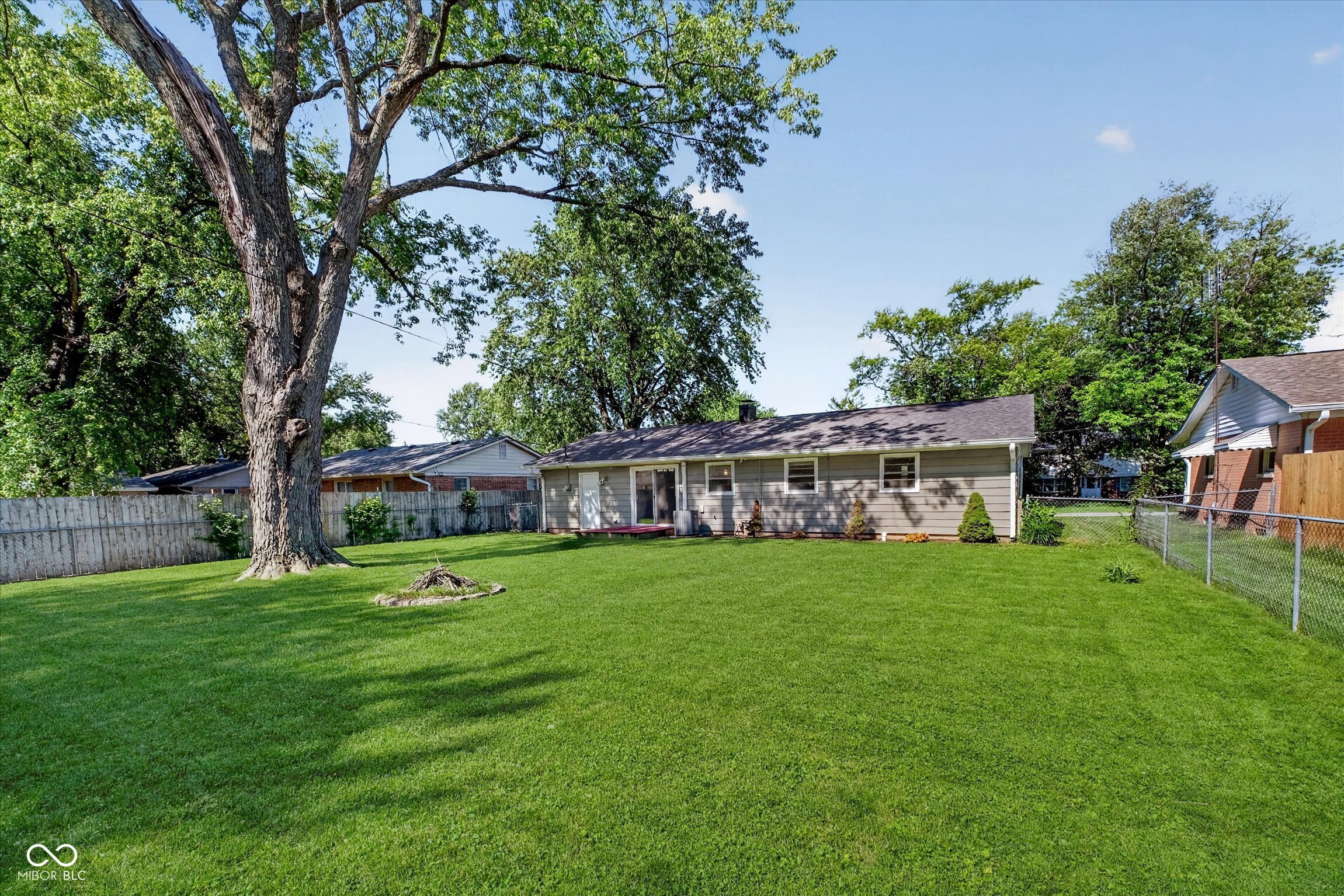 725 Howard Road Greenwood, IN 46142 - Photo 27 of 28 Gallery Image 27