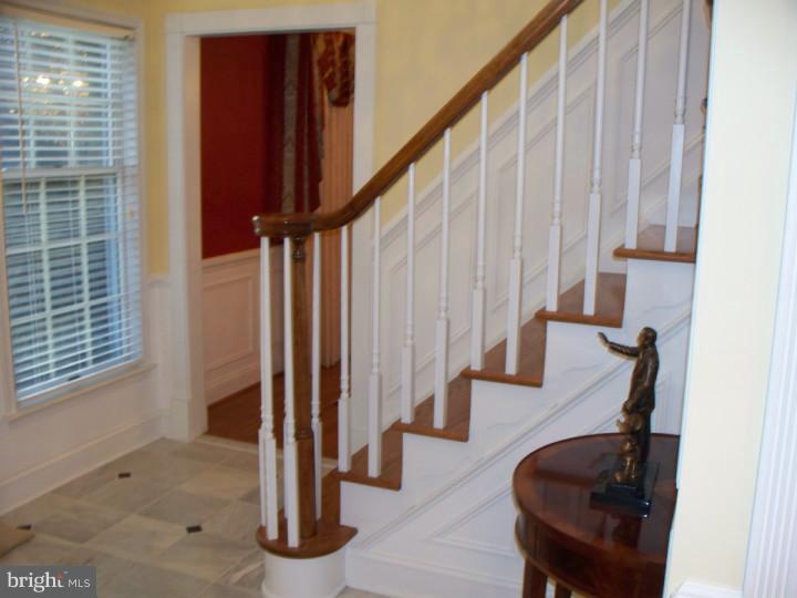 119 Columbus Jobstown Road Columbus, NJ 08022 - Photo 14 of 25 Foyer
