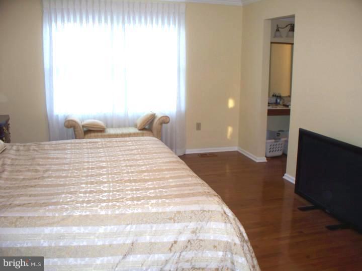 119 Columbus Jobstown Road Columbus, NJ 08022 - Photo 17 of 25 Master Bedroom