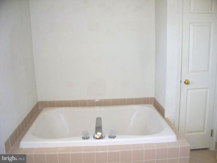 119 Columbus Jobstown Road Columbus, NJ 08022 - Photo 19 of 25 Master Bathroom