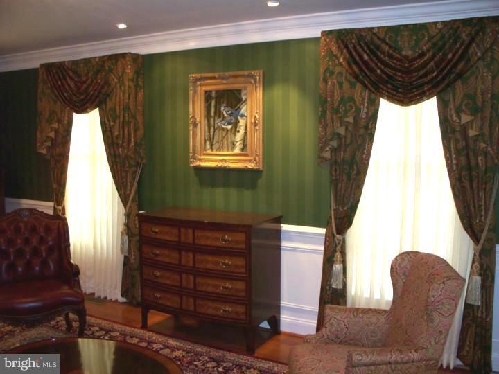 119 Columbus Jobstown Road Columbus, NJ 08022 - Photo 3 of 25 Living Room