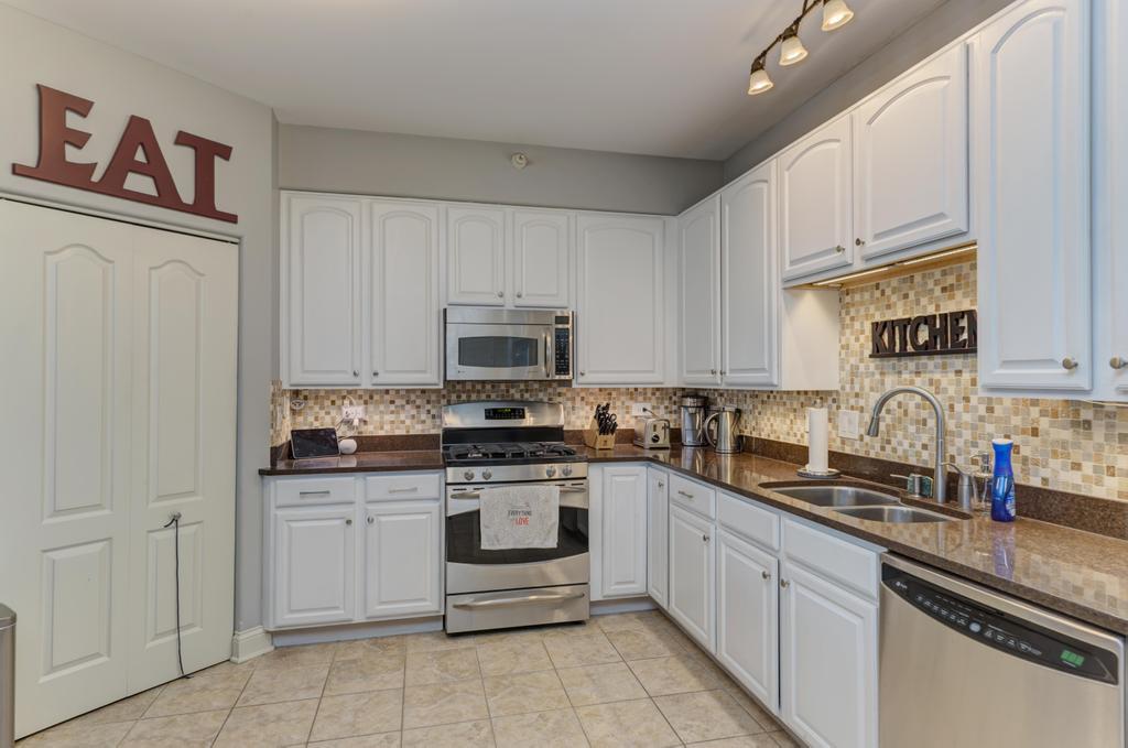 1 Itasca Place, Unit 211 Addison, IL 60143 - Photo 15 of 28 Gallery Image 15