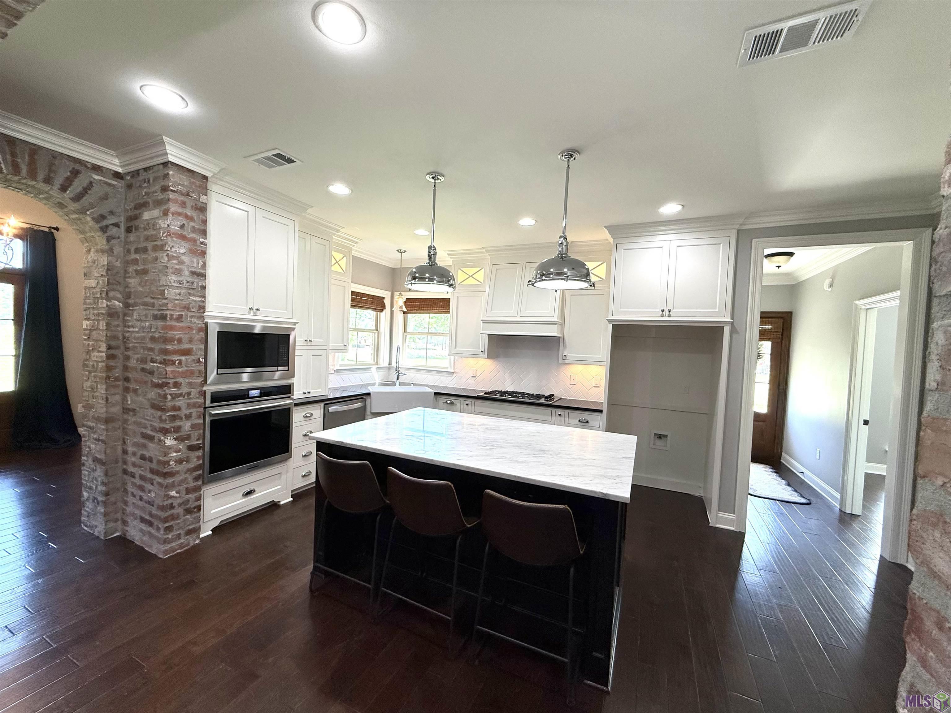 42371 Churchpoint Road Gonzales, LA 70737 - Photo 4 of 27 Gallery Image 4