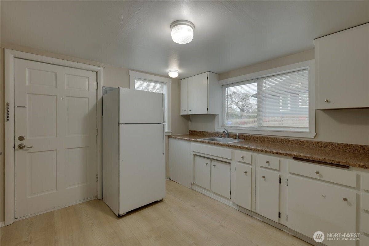 150 Hardie Avenue Southwest, Unit 16 Renton, WA 98057 - Photo 13 of 38