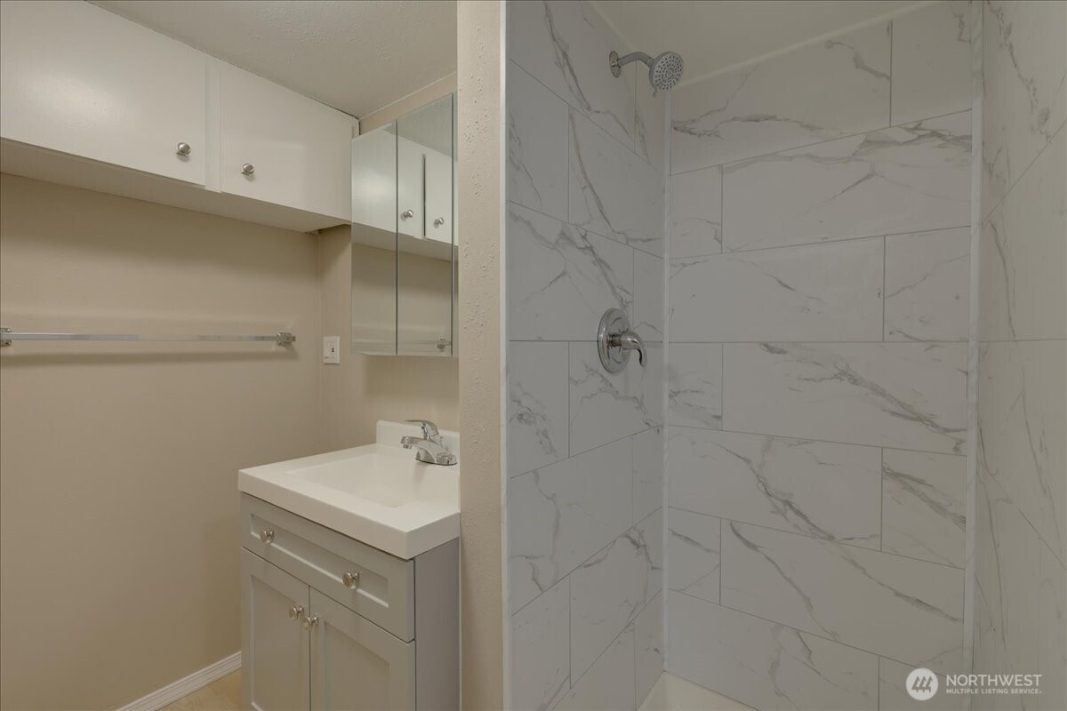 150 Hardie Avenue Southwest, Unit 16 Renton, WA 98057 - Photo 14 of 38