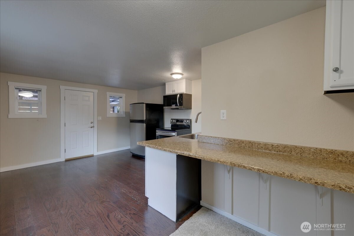 150 Hardie Avenue Southwest, Unit 16 Renton, WA 98057 - Photo 25 of 38