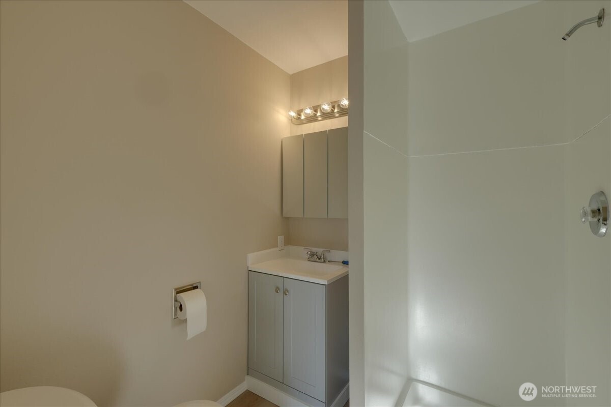 150 Hardie Avenue Southwest, Unit 16 Renton, WA 98057 - Photo 6 of 38