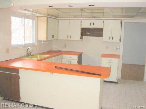 4645 Patrick Road West Bloomfield, MI 48322 - Photo 4 of 9 Patrick 4645 BPO 2-4-10 (34).JPG