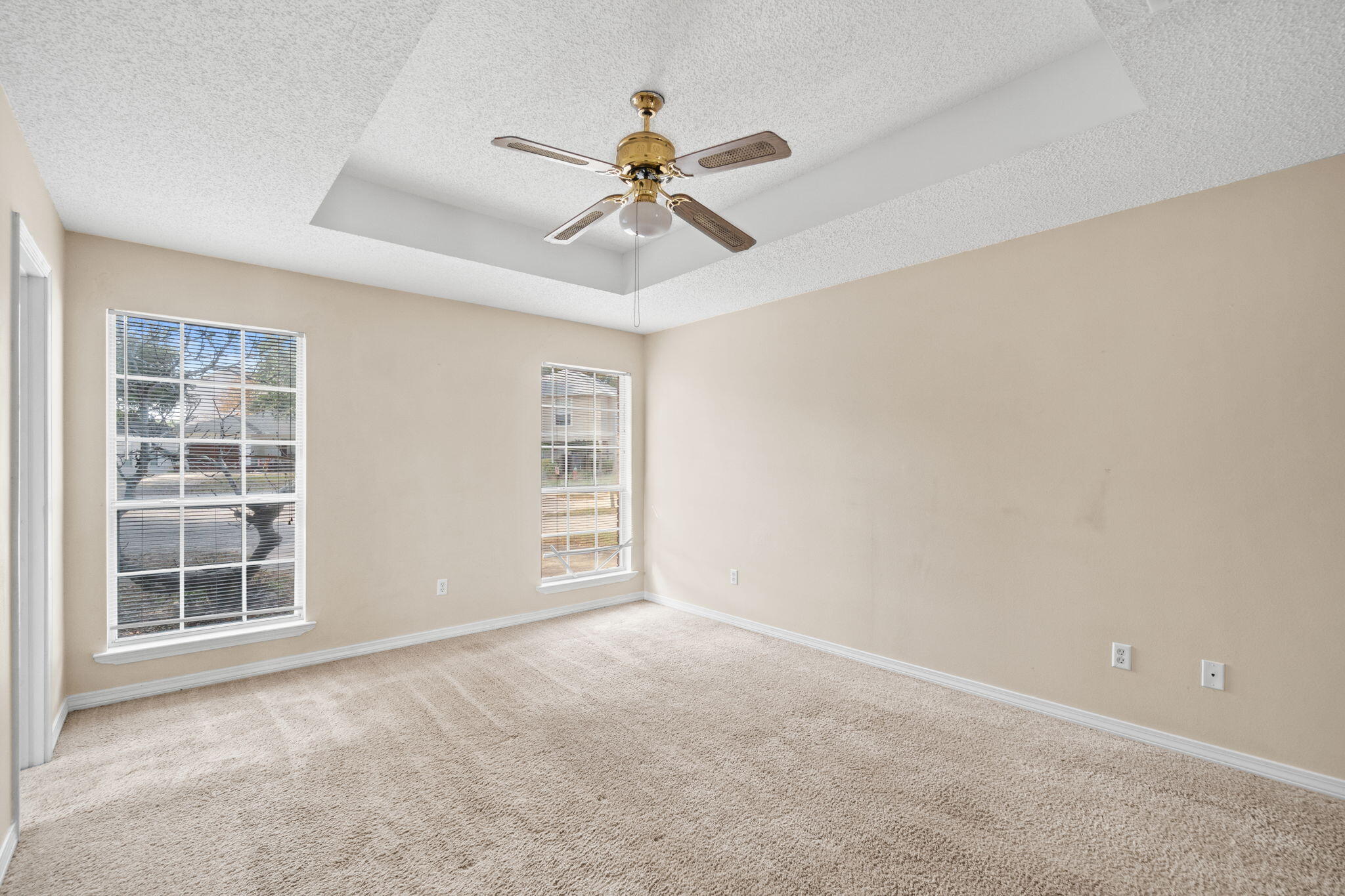 3607 Goldsbys Way Destin, FL 32541 - Photo 21 of 26 a view of a livingroom with a ceiling fan and window
