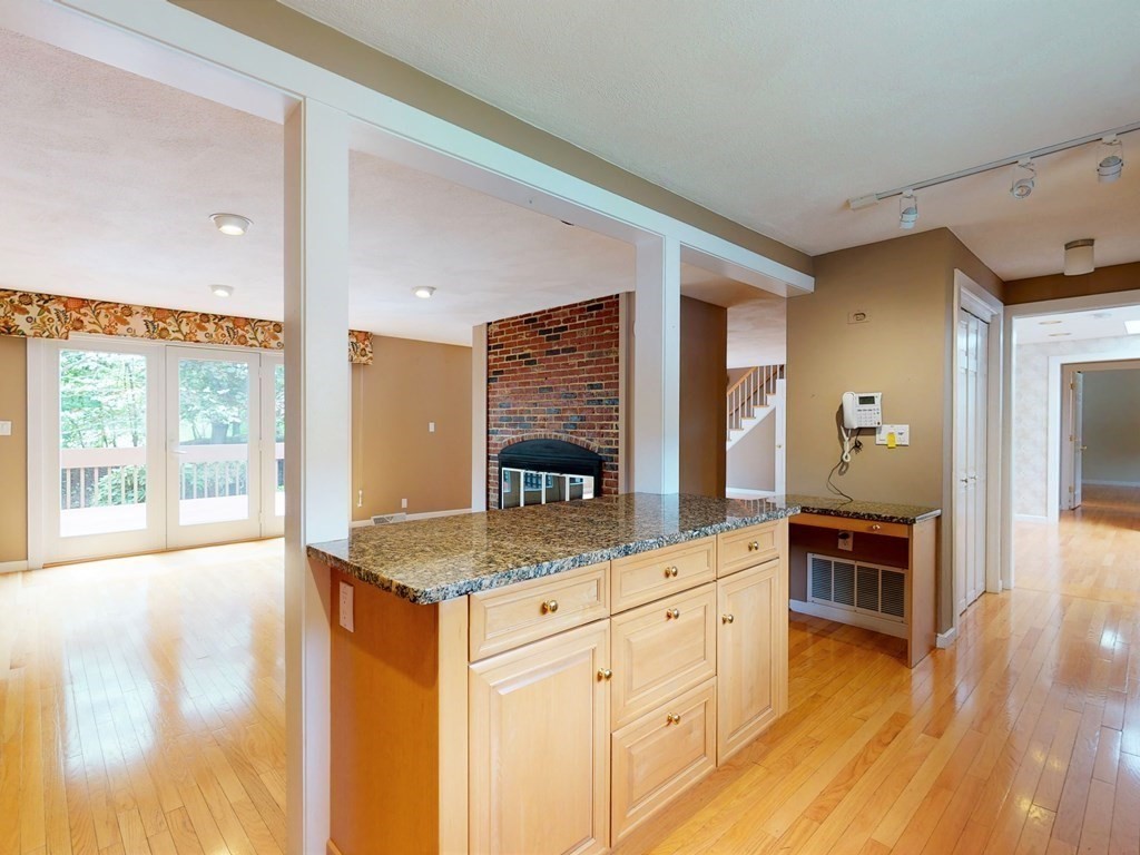 61 Potter Pond, Unit 61 Lexington, MA 02421 - Photo 12 of 39 Gallery Image 12