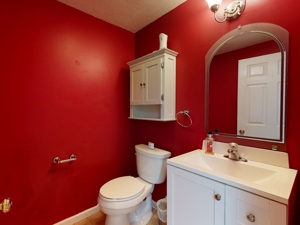61 Potter Pond, Unit 61 Lexington, MA 02421 - Photo 19 of 39 Gallery Image 19