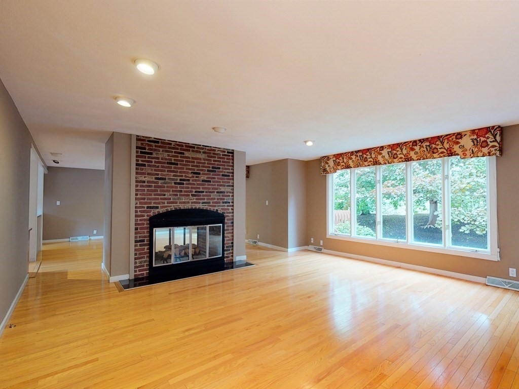 61 Potter Pond, Unit 61 Lexington, MA 02421 - Photo 4 of 39 Gallery Image 4