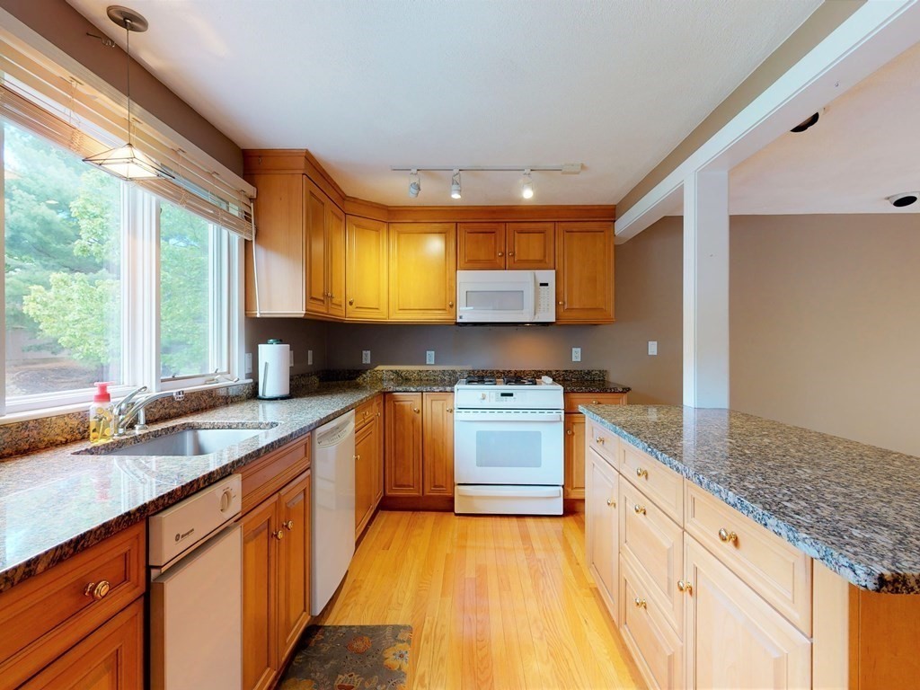 61 Potter Pond, Unit 61 Lexington, MA 02421 - Photo 10 of 39 Gallery Image 10