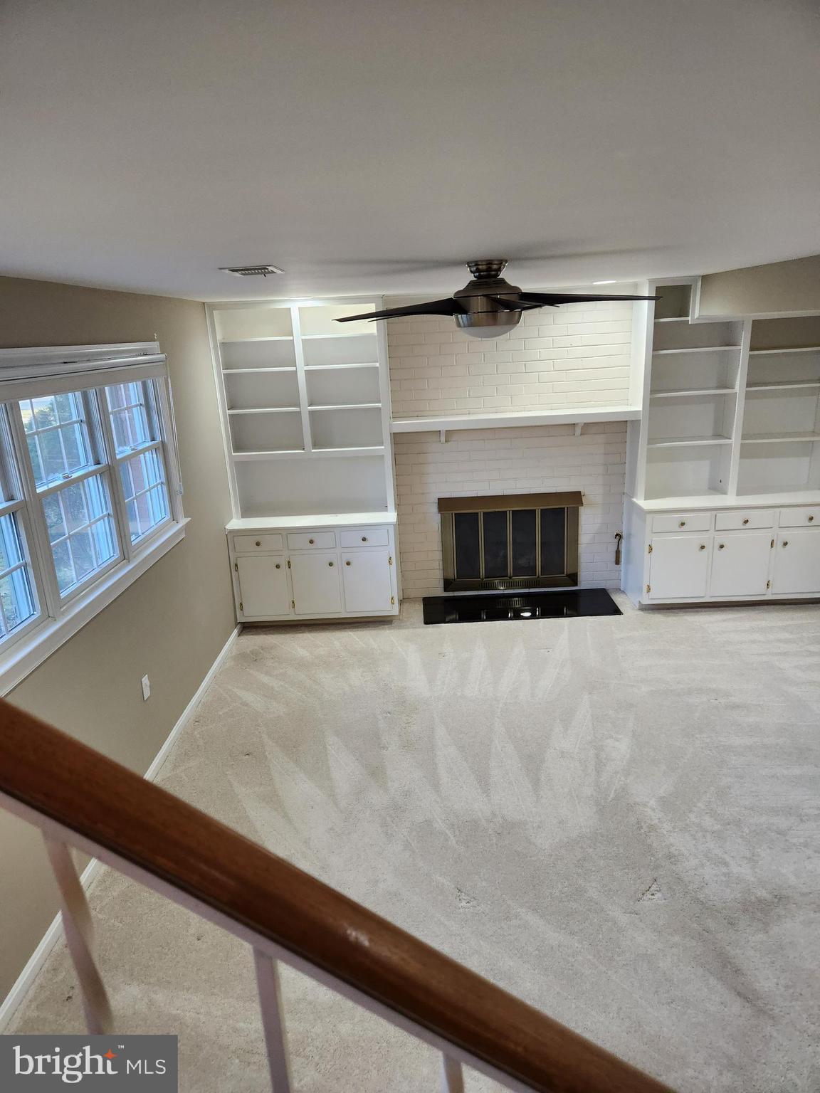 8230 Riverside Road Alexandria, VA 22308 - Photo 34 of 49 Bright family room