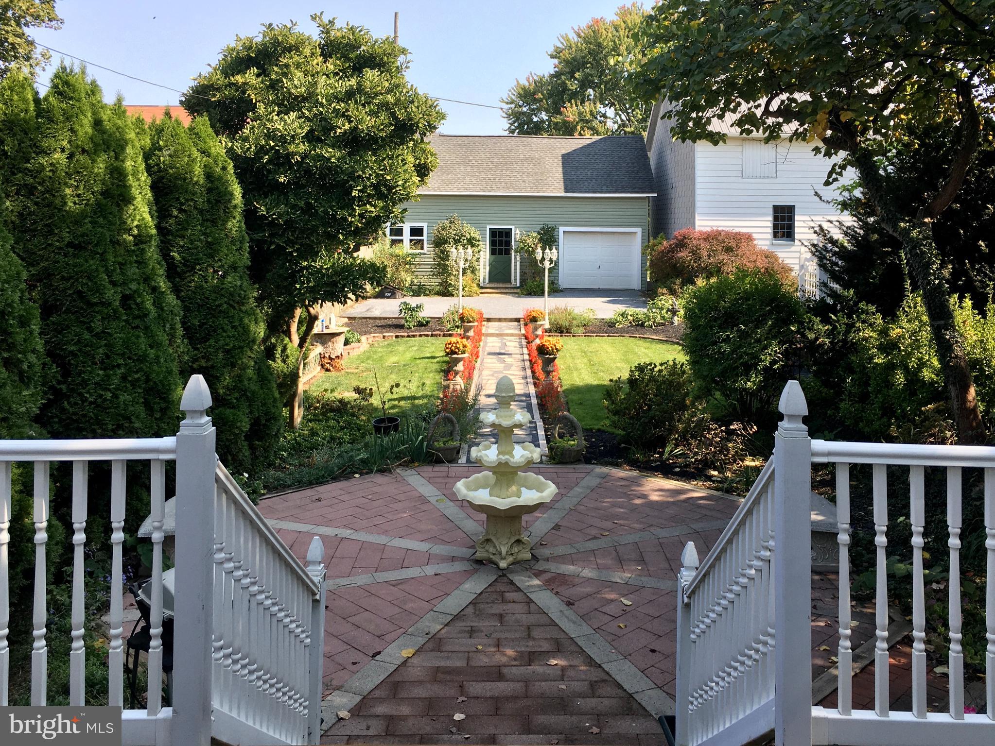 213 South Broad Street Lititz, PA 17543 - Photo 2 of 50