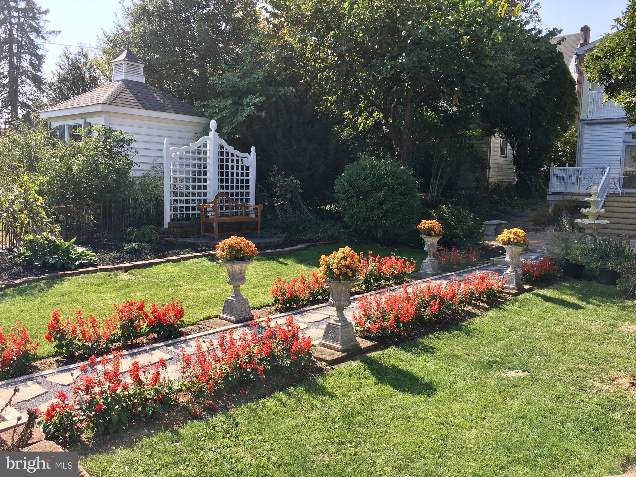 213 South Broad Street Lititz, PA 17543 - Photo 4 of 50