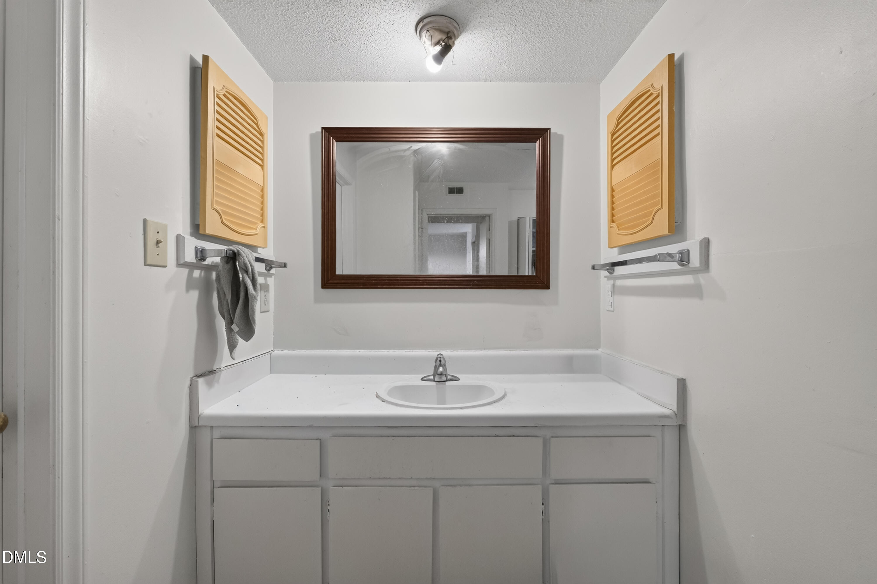 2510 Avent Ferry Road, Unit 103 Raleigh, NC 27606 - Photo 17 of 34 17 (1)