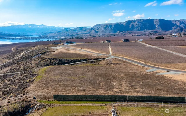 a view of a lake with houses