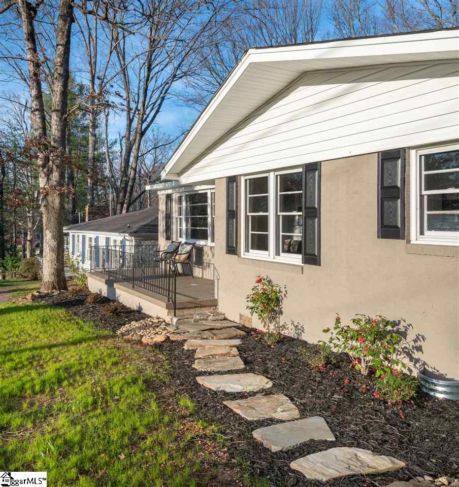 303 Scarlett Street Greenville, SC 29607 - Photo 4 of 27 Gallery Image 4