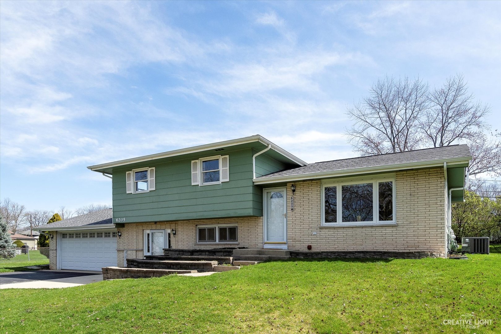6205 Puffer Road Downers Grove, IL 60516 - Photo 1 of 25 Gallery Image 1