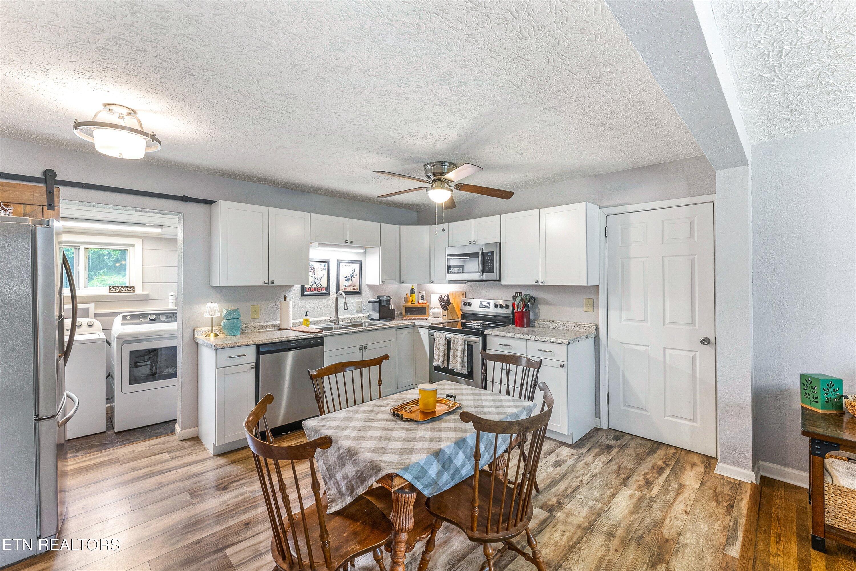 4321 High School Road Knoxville, TN 37912 - Photo 13 of 39 14-Kitchen A2