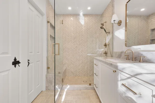 $3,050,000 | 367 Tamarisk Road, Palm Springs, CA 92262