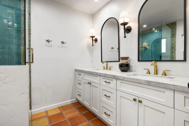 $3,050,000 | 367 Tamarisk Road, Palm Springs, CA 92262