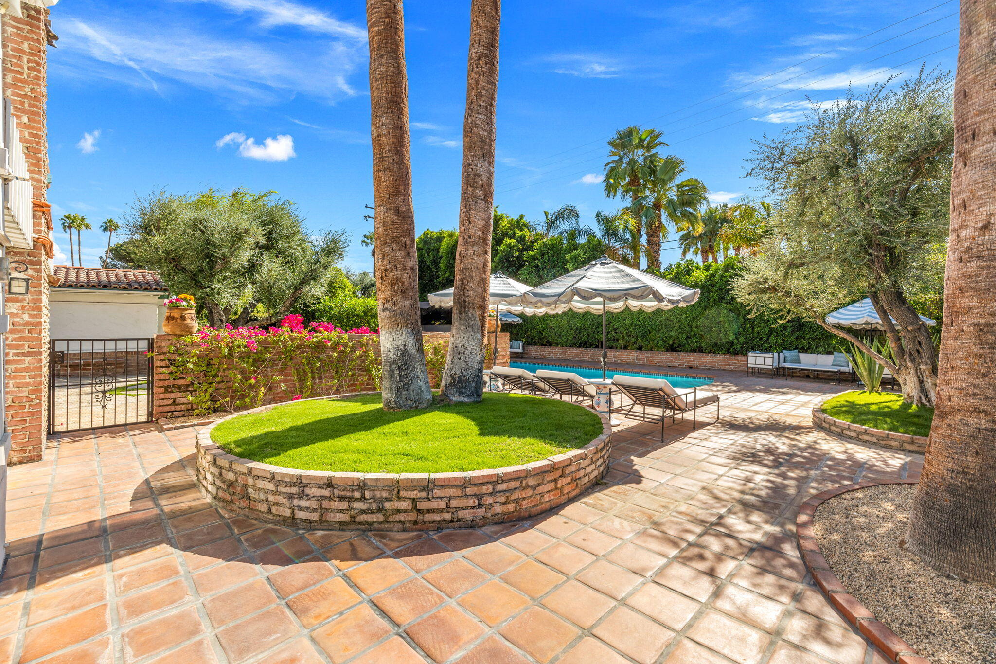 367 Tamarisk Road Palm Springs, CA 92262 - Photo 46 of 78 14-web-or-mls-AM4A8169