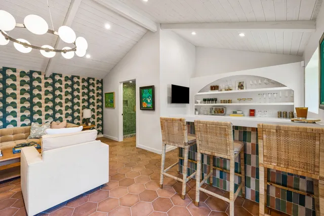 $3,050,000 | 367 Tamarisk Road, Palm Springs, CA 92262