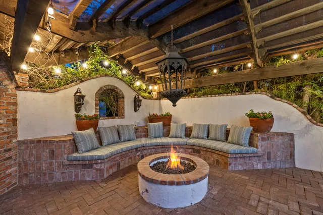 $3,050,000 | 367 Tamarisk Road, Palm Springs, CA 92262