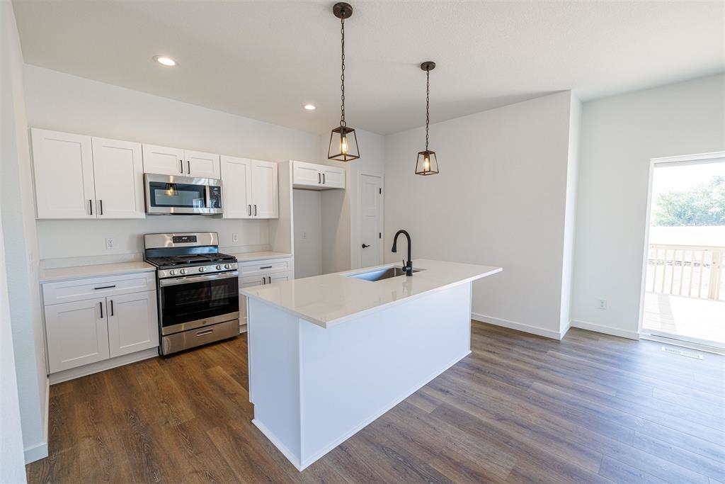 203 2nd Street Friesland, WI 53935 - Photo 6 of 11