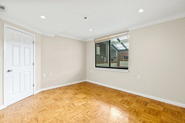 $850,000 | 357 Commercial Street, Unit 818, Boston, MA 02109