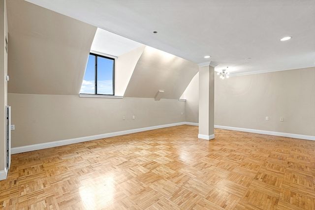 $850,000 | 357 Commercial Street, Unit 818, Boston, MA 02109