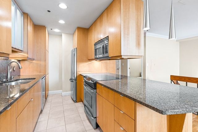 $850,000 | 357 Commercial Street, Unit 818, Boston, MA 02109